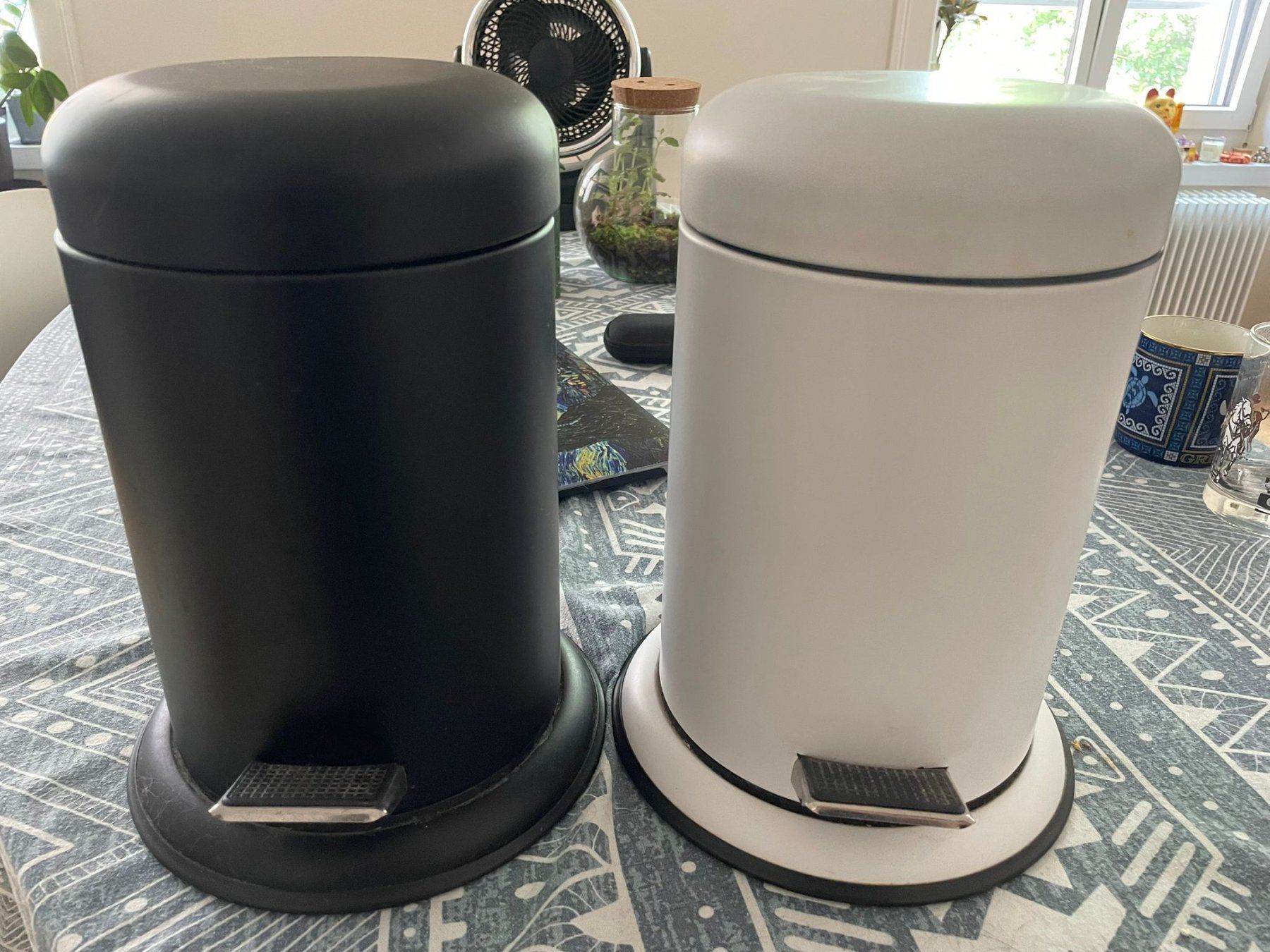 Cestini per rifiuti: 2x Pedal Bins - Black & White - Kitchen/Office - Clean Look – Usato da Luzern venduto da kim_my9c