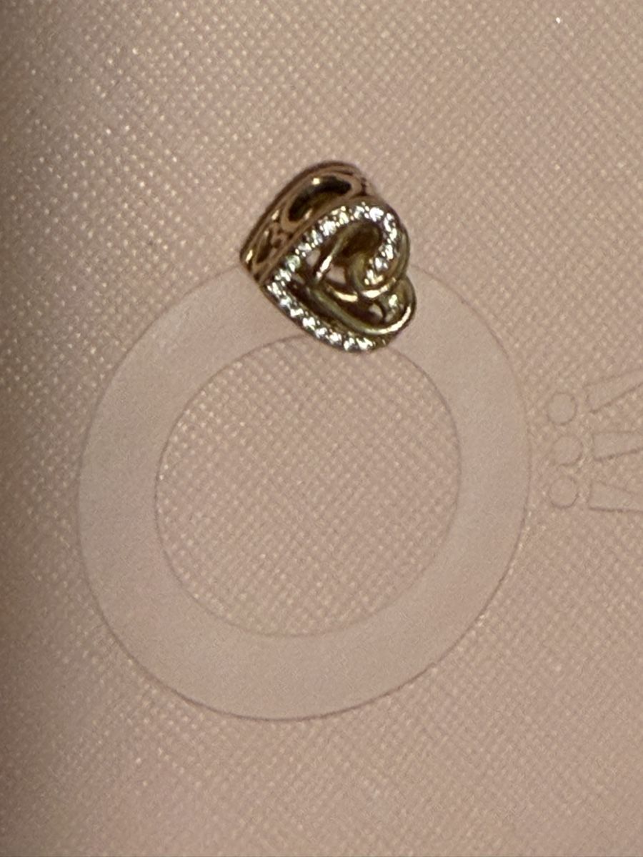Pandora Pendentifs: Pandora Herz mit Steinen Charm gebraucht – D'occasion à Aadorf par mel_5b9w 4