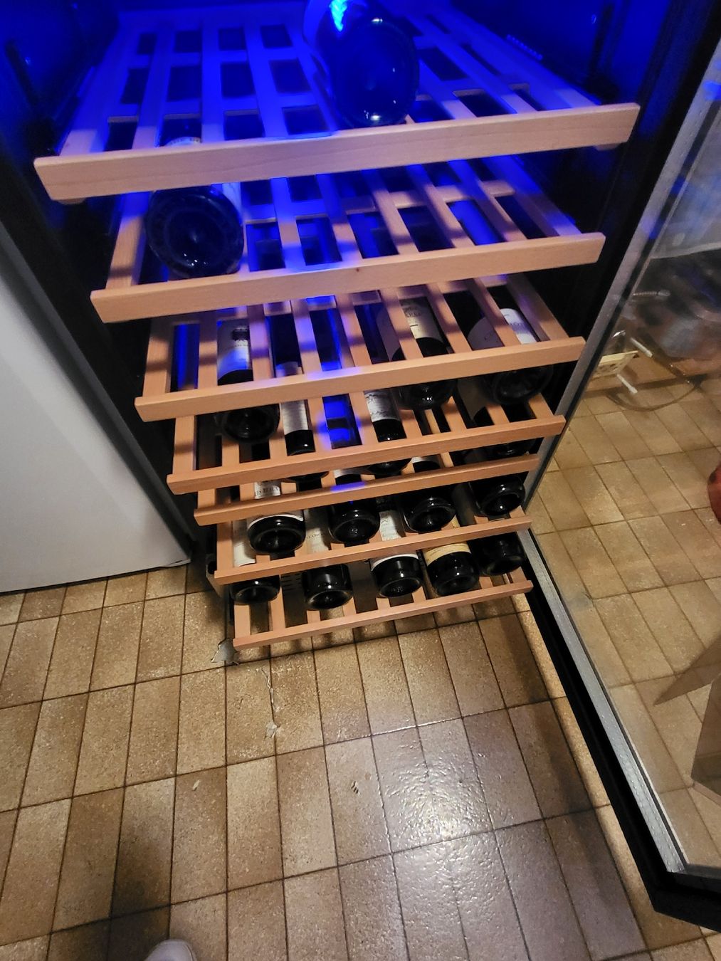 Frigoriferi: Cave à vin Kibernetik affaire à saisir! – Difettoso da Veyrier venduto da sfr_hr8d 3