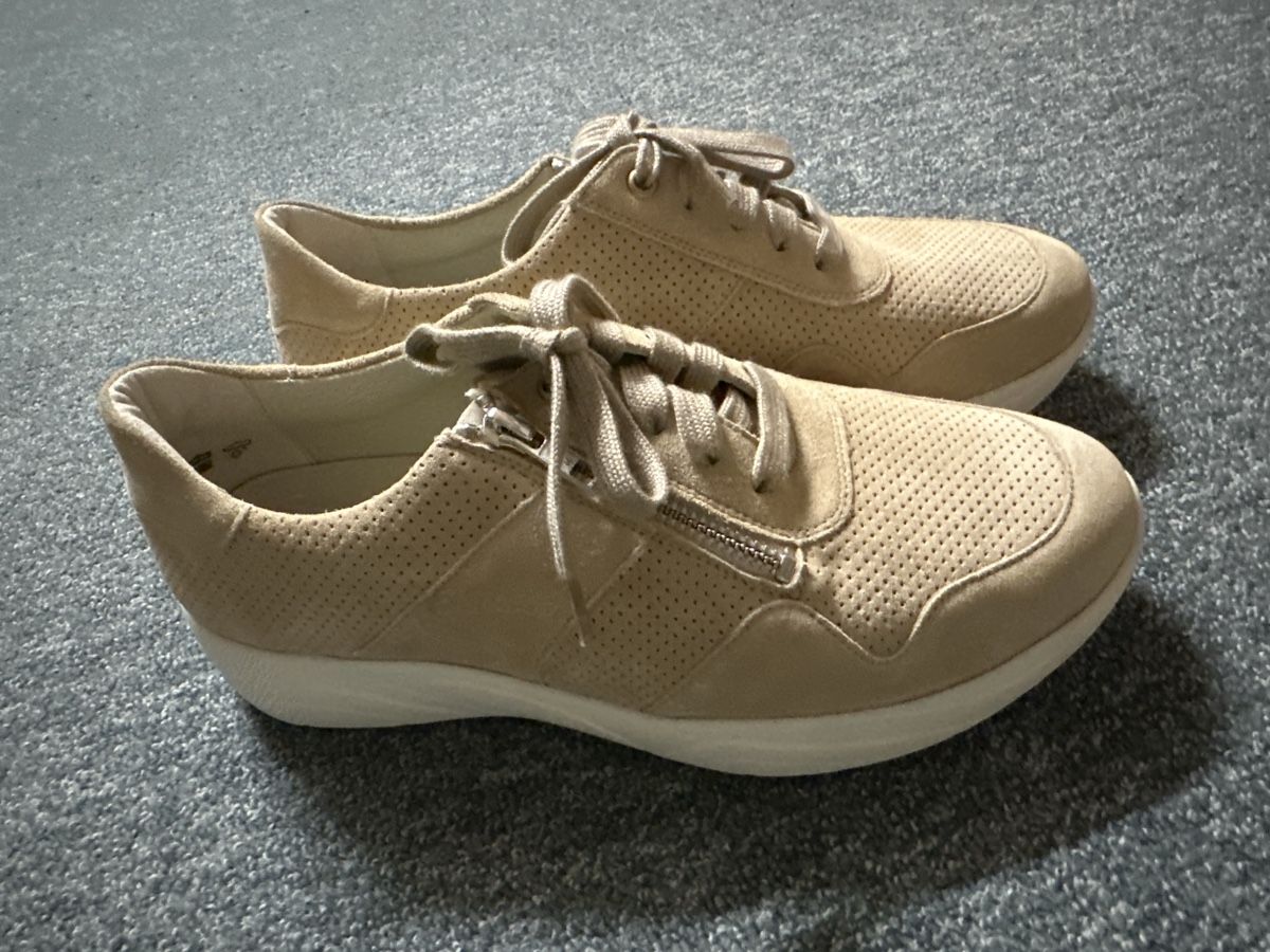 Damenschuhe: Solidus Halbschuhe Gr 39.5 neu  – Neu und originalverpackt aus Baltschieder von YmroBe 1
