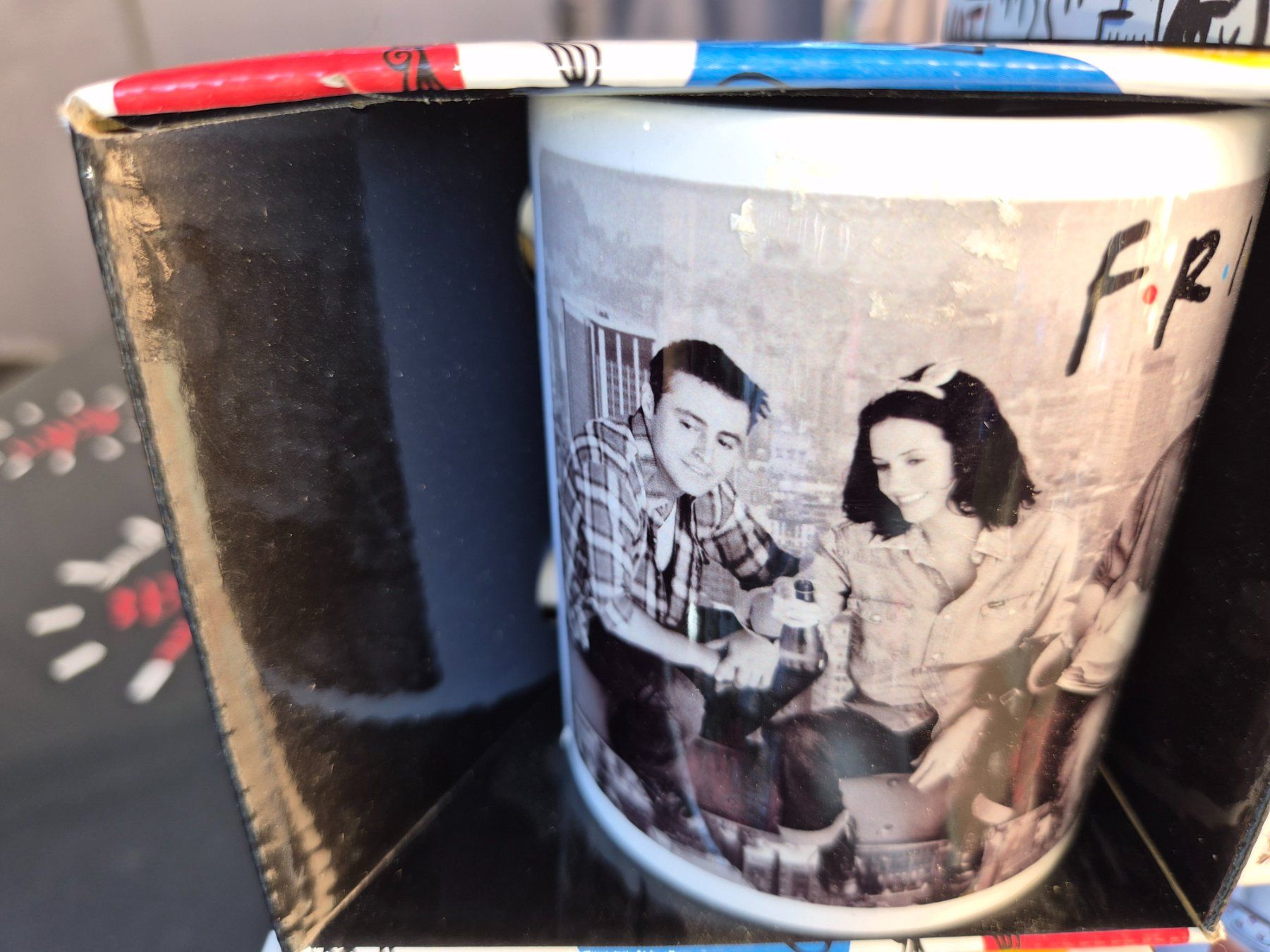 Tazze: Lot 7 mug " Friends" – Nuovo e nell'imballaggio originale da Bévilard venduto da CHUCKMAVIS 2