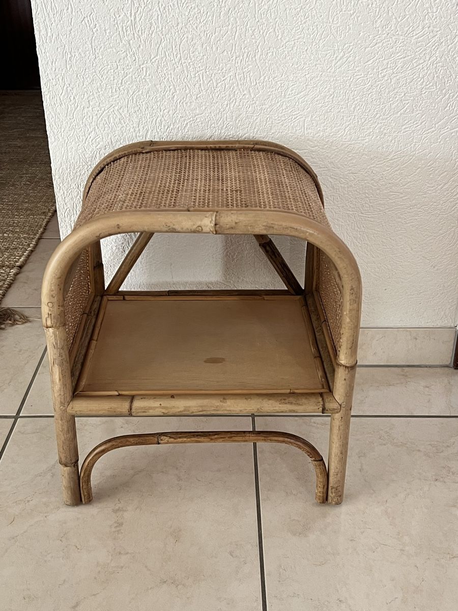 Comodini: Table de chevet vintage – Usato da Sion venduto da aud_rx98 1
