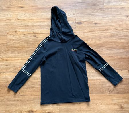 Kapuzenpullover schwarz, Grösse 140