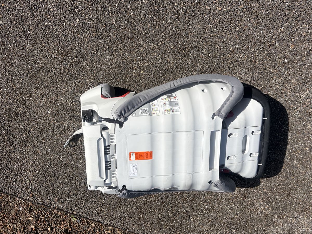 Britax Römer Seggiolini per auto: Britax Römer KidFix SL Kindersitz/Autositz – Usato da Oberwil-Lieli venduto da Toscombra 2