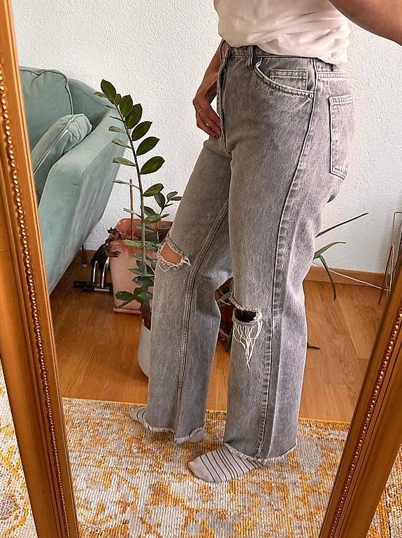 Jeans: Highwaisted Jeans von Trendyol. Hell Grau. Gr. 36. – Gebraucht aus Zürich von Sunnyflower97 1
