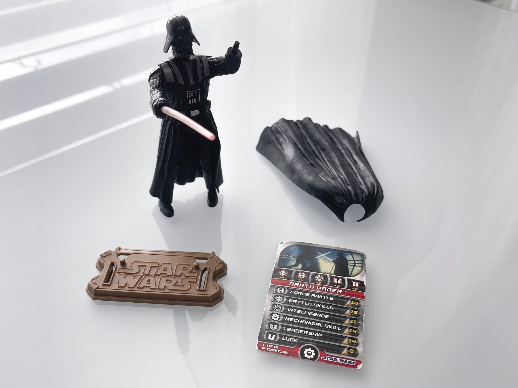 Hasbro Figuren: Hasbro Star Wars Darth Vader – Gebraucht aus Reinach BL von Graphix 1
