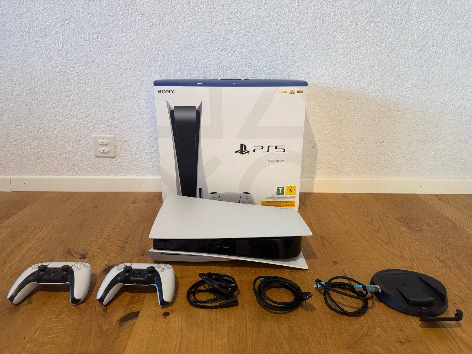 Sony Console: Sony PS5 Disc Edition 825GB + 2 Controller + OVP + Standfuss – Usato da Worblaufen venduto da winsmile