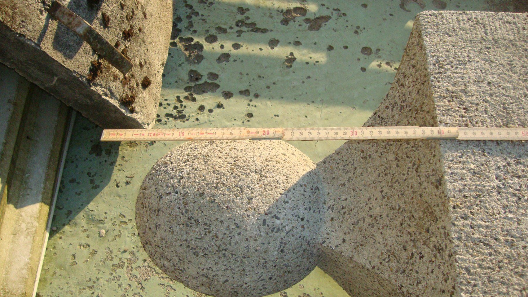 Sculture & Statue: Torsäulen aus Beton – Usato da Niederurnen venduto da hirzlisturm 1