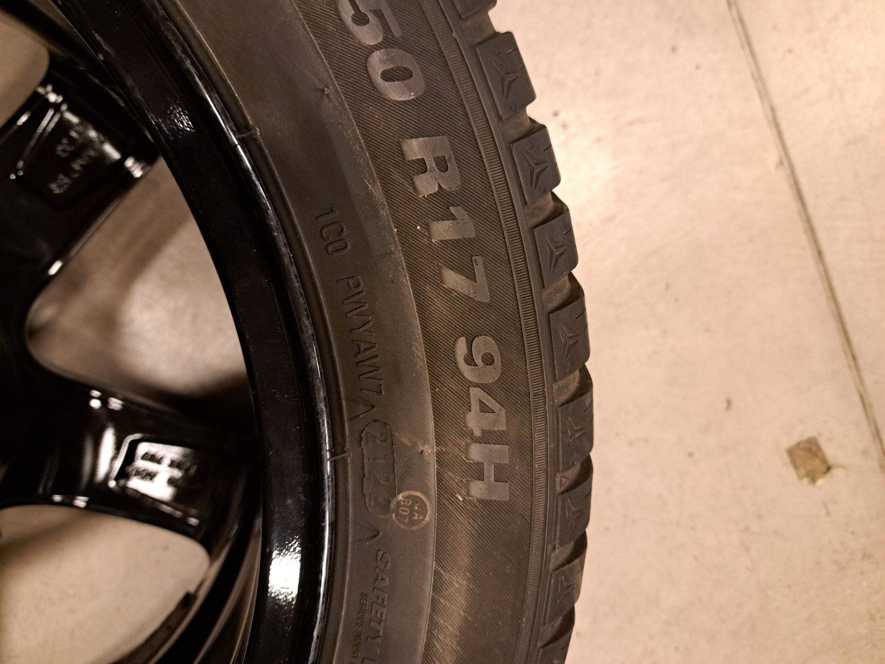 Alfa Romeo Pneumatici & Ruote complete: Winterräder Alfa Romeo Giulia Alutec 17" – Usato da Oberuzwil venduto da Auto-Hilber 6