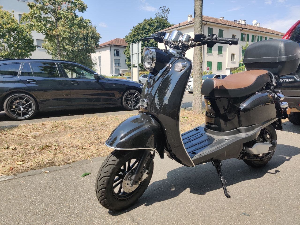Scooter: Elektroroller schwarz Ugbest MRB-Retro neu – Nuovo e nell'imballaggio originale da Basel venduto da ili_j29z 2