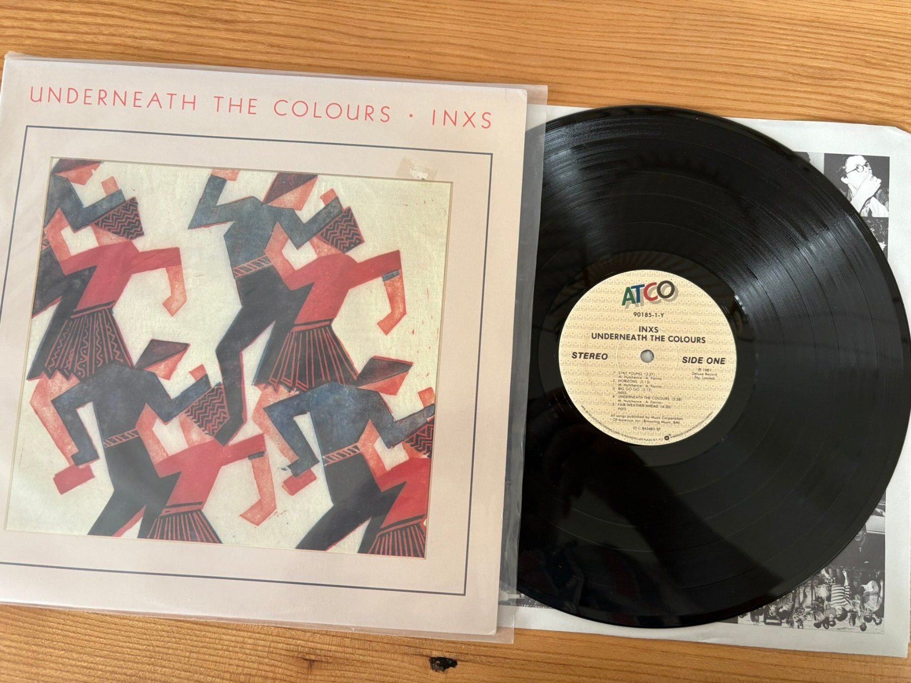 Dischi in vinile: INXS - Underneath The Colours - US - 1984 - ATCO Records – Usato da Zofingen venduto da Bigron