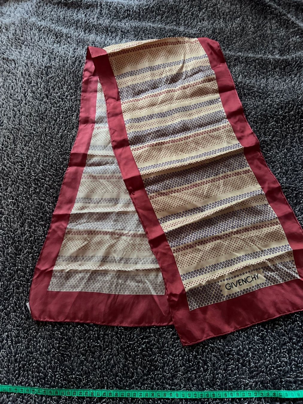 Givenchy Foulard & Sciarpe: Givenchy Paris Seidenschal Vintage Rot-Beige – Usato da Winterthur venduto da Dejv 3