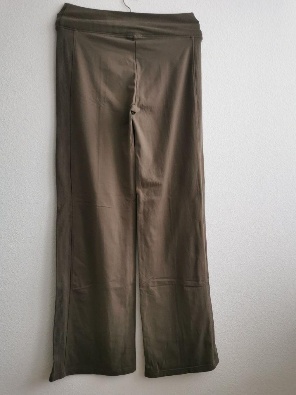 Pantaloni: Gymnastikhose Venice Beach – Usato da Ebikon venduto da Oahu19 1
