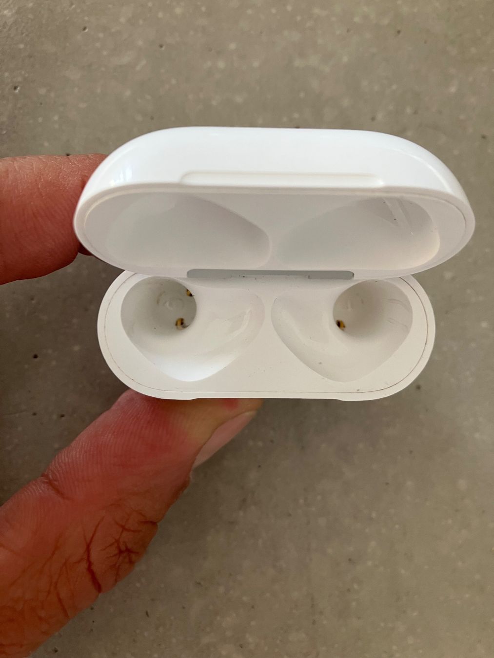 Apple Cuffie: APPLE Air Pods 4 – Usato da Lausanne venduto da mr.v 3