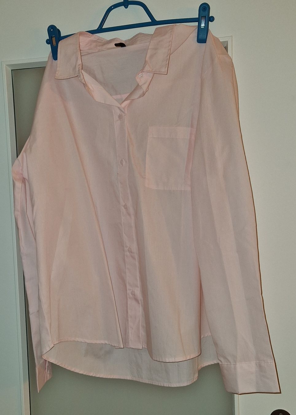 Blusen: Blouse pour femme L – Gebraucht aus Couvet von Pioune