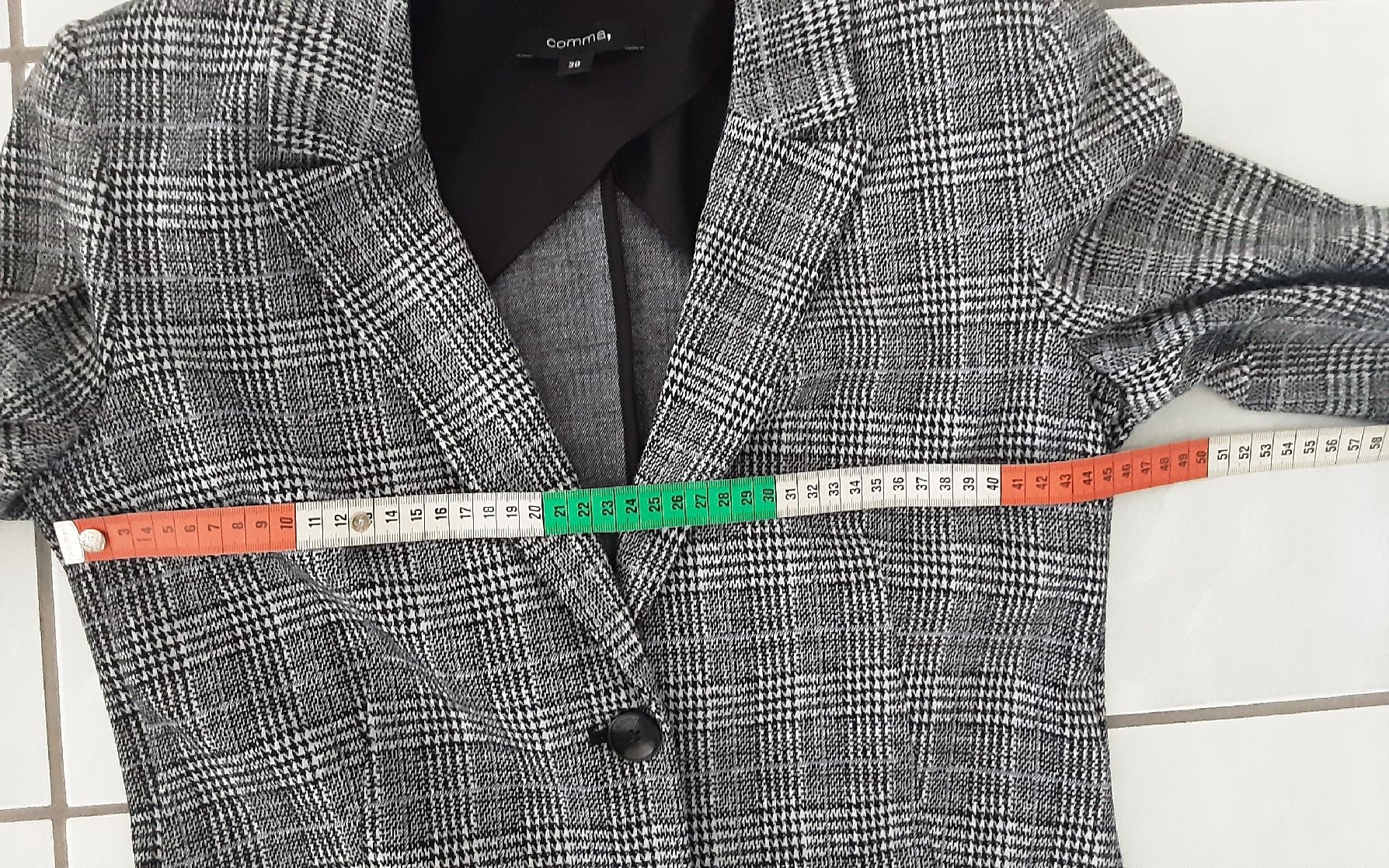 Comma Jacken: Blazer Comma, 38, excellent état, 80% polyester, 20%viscose – Gebraucht aus Neuchâtel von Virgule50 5