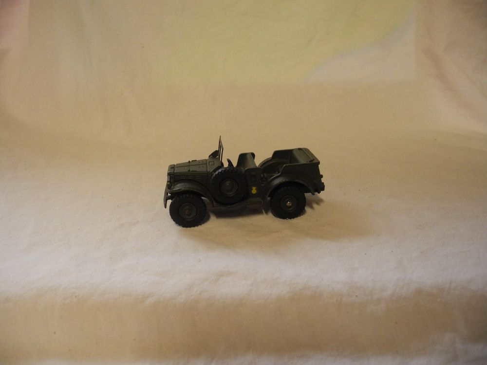 TOP ! DINKY TOYS 1:43 COMMAND CAR MILITARY N° 810 DODGE WC56 - A COMPLETER