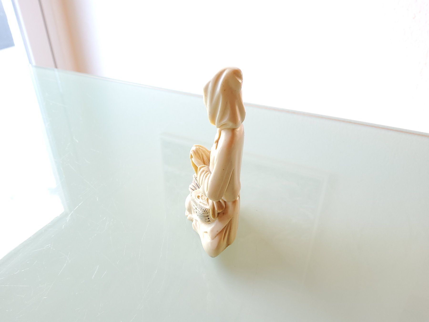 Figurines: Petite statuette signée – D'occasion à Malleray par Broc-Mo 1