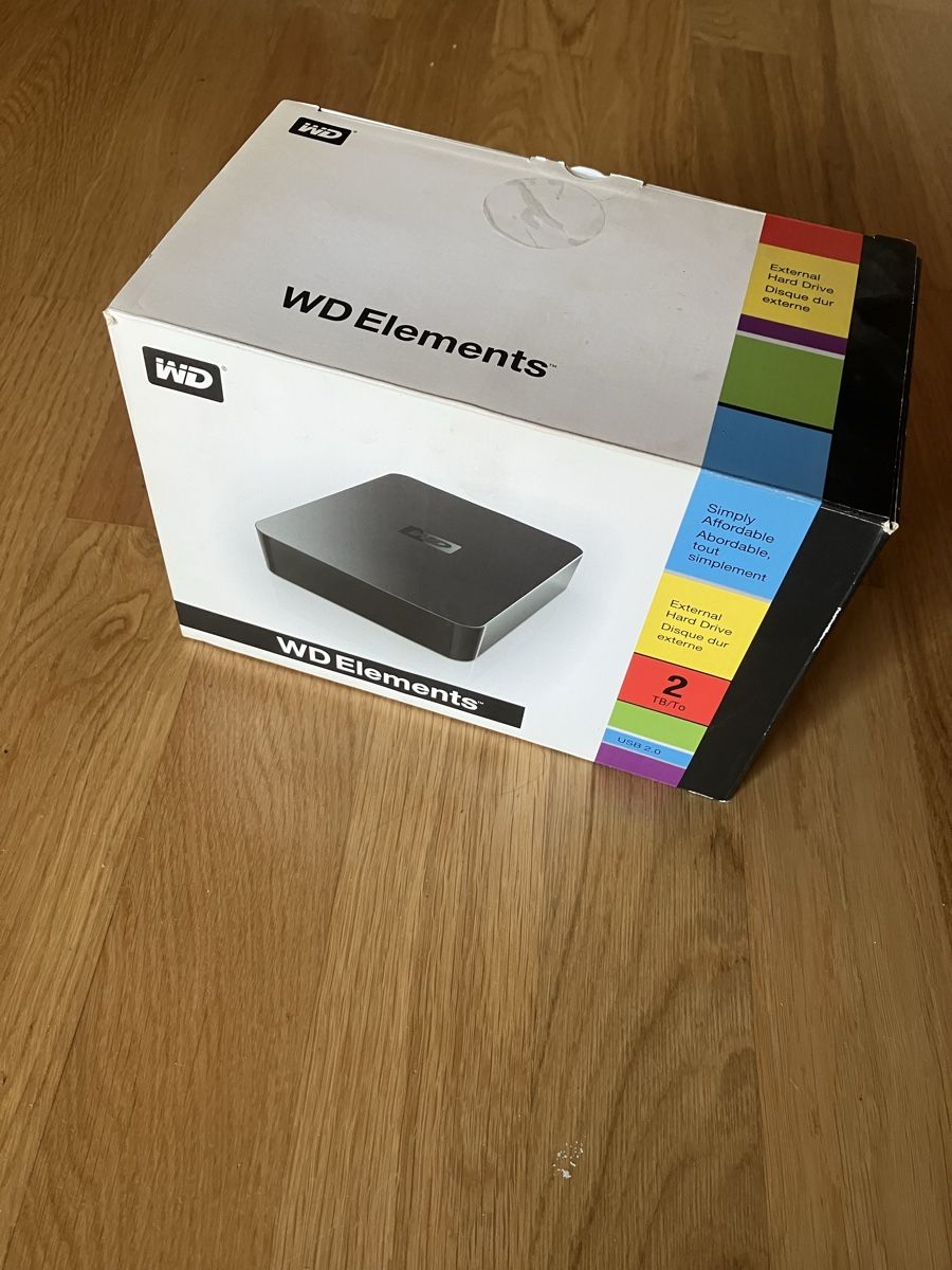 Western Digital Harddisks: Disque dur externe – Neu und originalverpackt aus Meyrin von olegarius