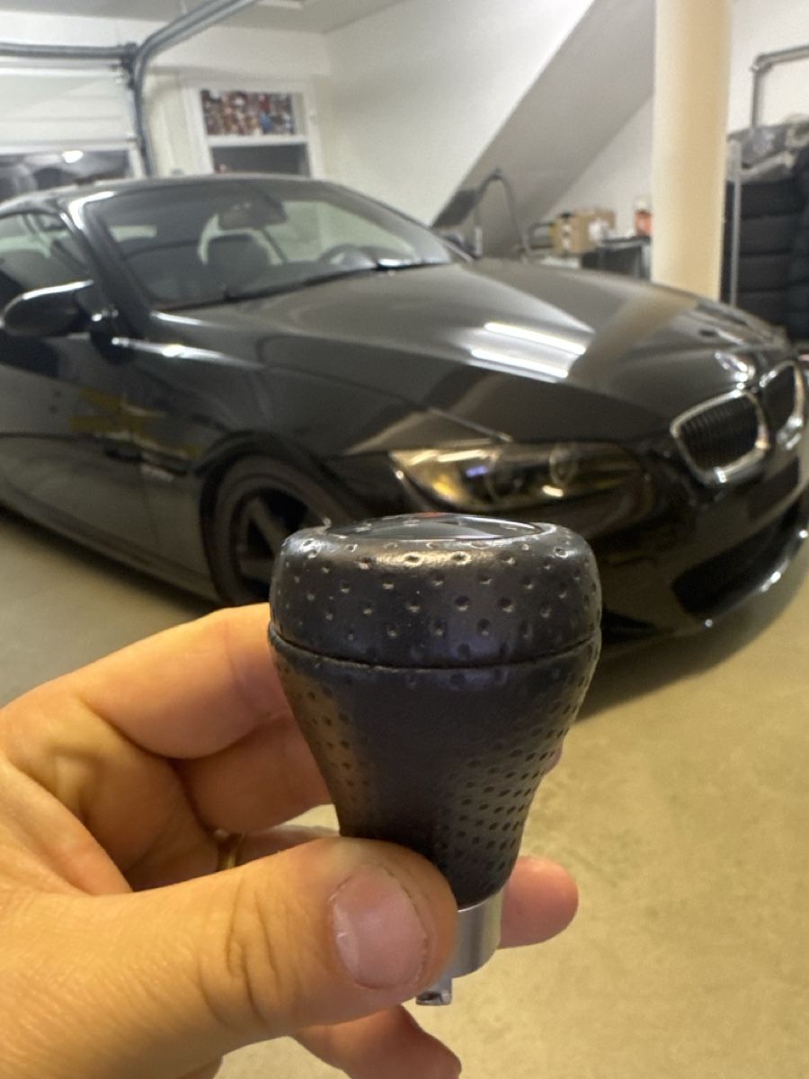 BMW Tutti pezzi di ricambio auto: BMW M Schaltknauf Leder schwarz Original e92 e93 e82 e46 e90 – Usato da Frenkendorf venduto da jorge0000 5