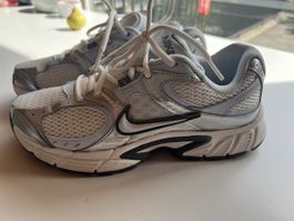 Nike Sneaker Grösse 40