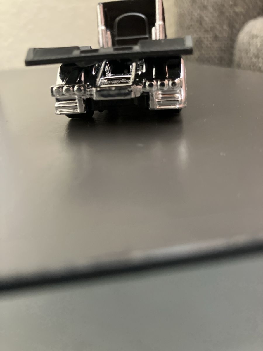 Hot Wheels Giocattoli: Schwarzer Hot Wheels Truck – Usato da Bern venduto da Nathalie_Simone 2