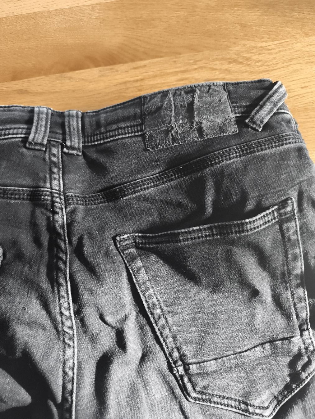 Pantaloni: FSBN Jeans Shorts Grau Grösse XS – Usato da Oberurnen venduto da Schneidi79 3