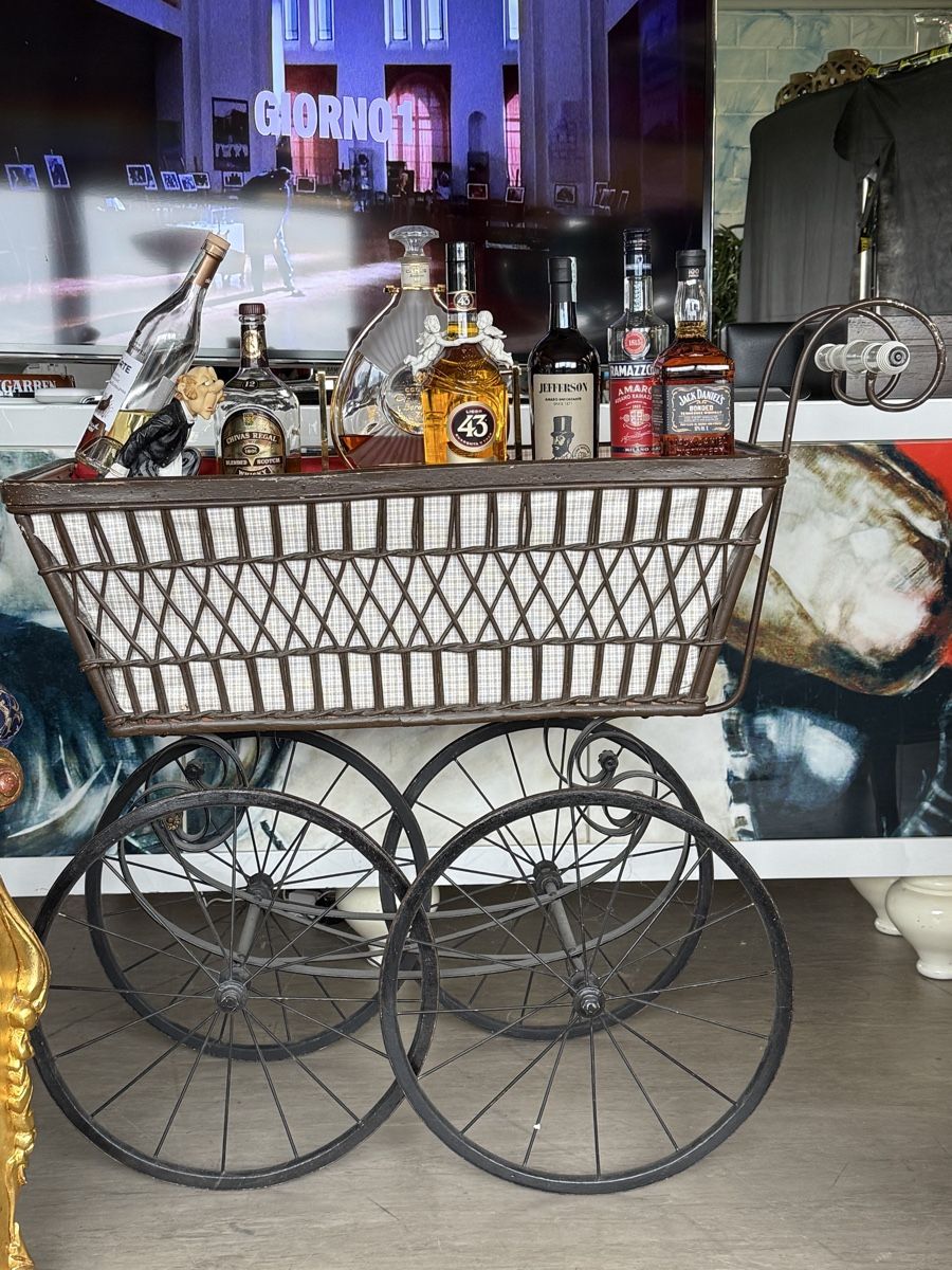 Carrozzine: Sehr Antiker Kinderwagen – Usato da Zuzwil SG venduto da Pomy 1