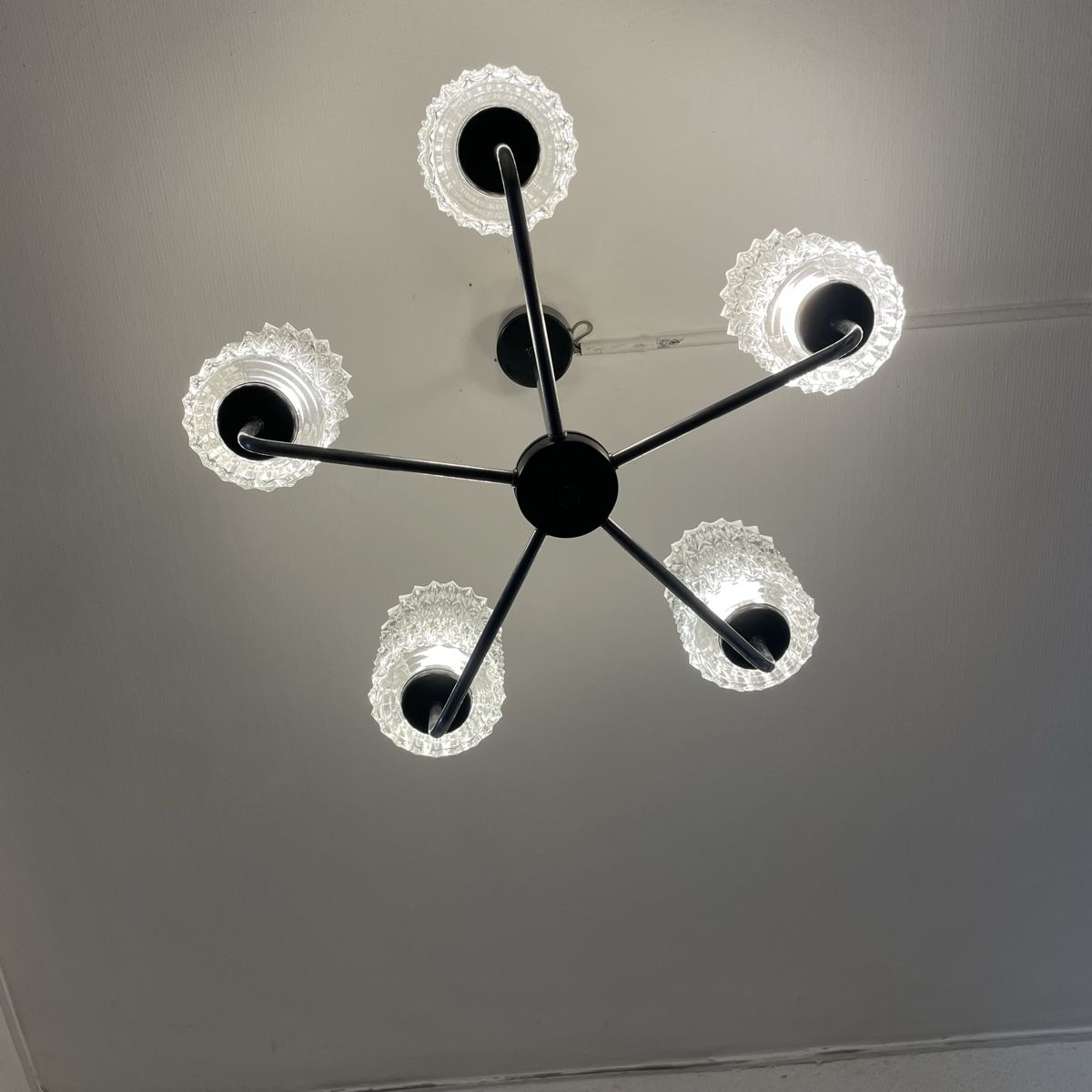 Lampadari & plafoniere: Lustre plafonnier 5 branches mid-century – Usato da Lausanne venduto da Heinic 3