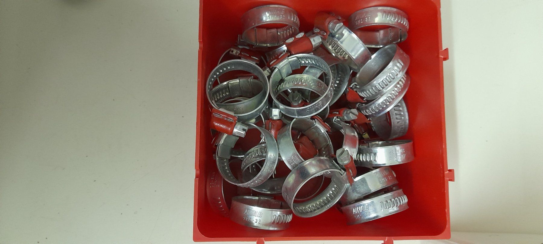 Wandhalterungen: Rohrbriden grösse 32mm 37Stück – Neu (gemäss Beschreibung) aus Stetten AG von Theres82