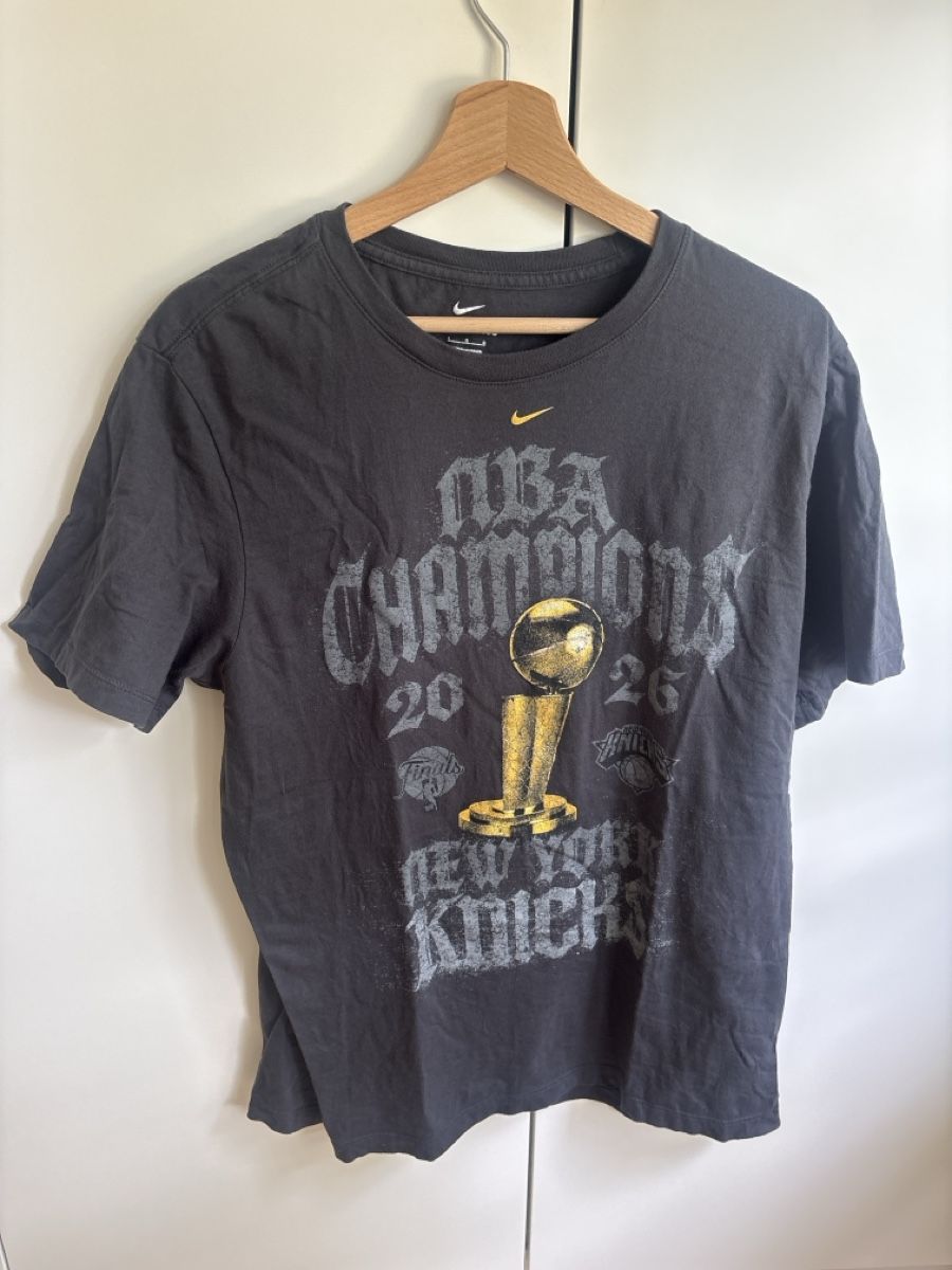 Nike T-shirt: NY Knicks champions shirt 2026 – Usato da Zürich venduto da ritzo1