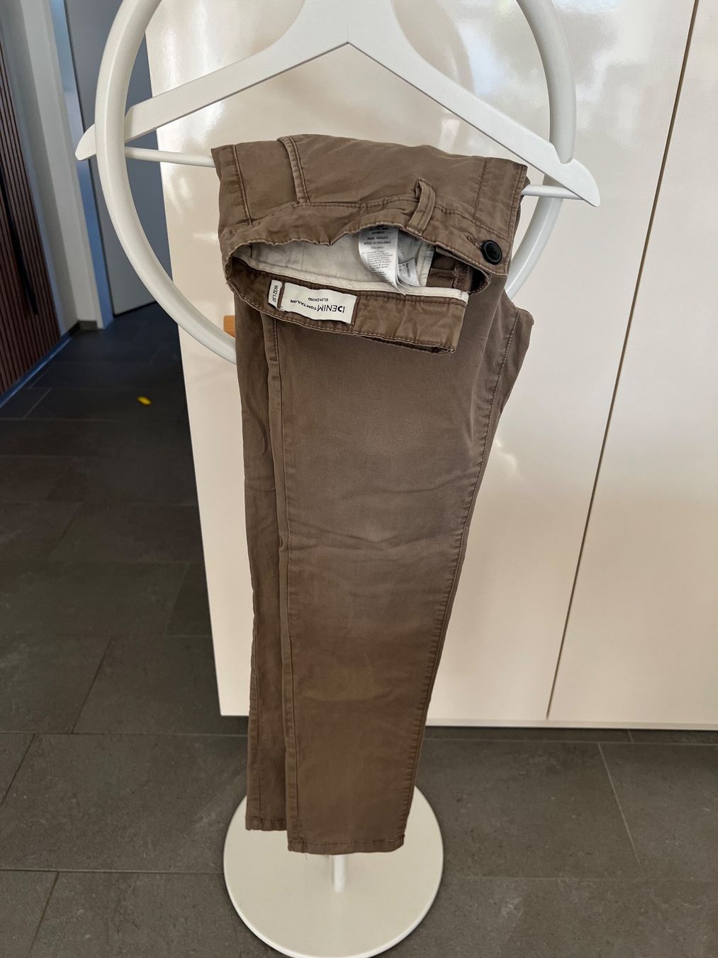 Tom Tailor Pantalons: Chino Hose von TomTailer W32 – D'occasion à Oberwil-Lieli par Jo-Ke