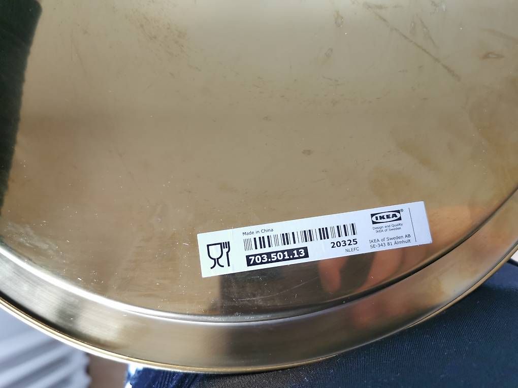 Plateaux: IKEA GLATTIS Tablett, messingfarben – D'occasion à Lenzburg par kgei 3