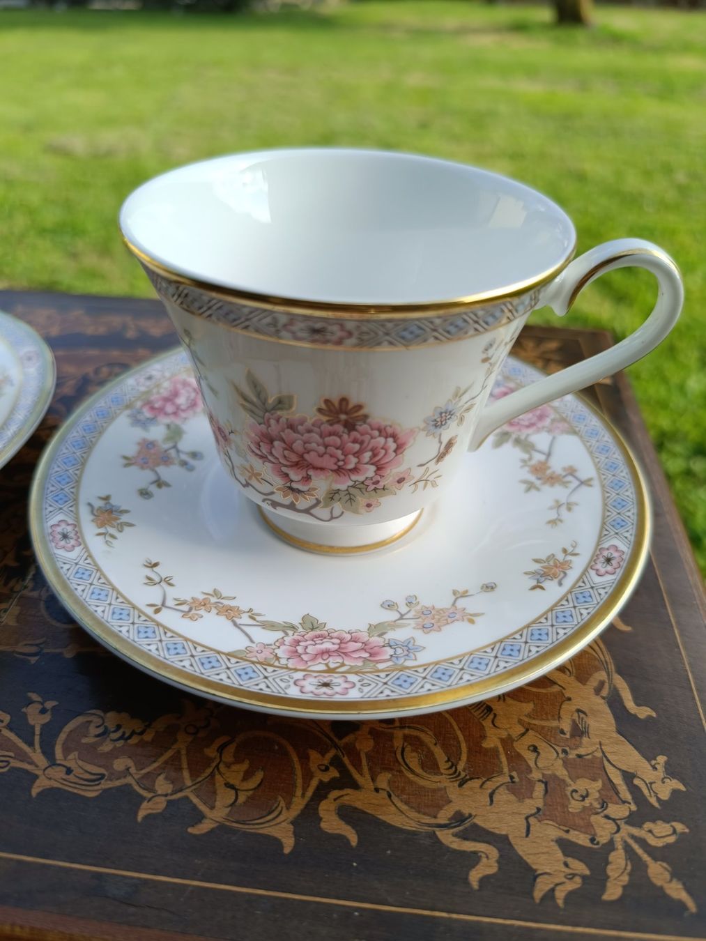 Royal Doulton Tazze: Royal Doulton Teller + 2 tassen – Usato da S. Antonino venduto da sab_z5qw 1