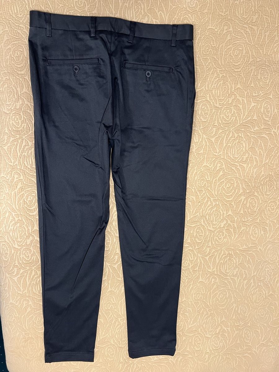 Zara Hosen: Pantalons Zara gris taille 42, comme neuf – Gebraucht aus GENÈVE von triple7ch 1