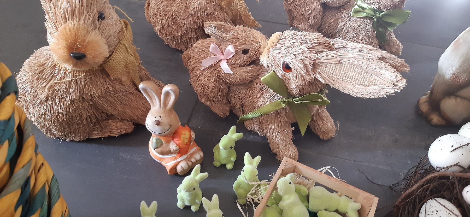 Tutte le decorazioni: Osterdeko, Osterhasen, Eier, Dekoartikel – Usato da Richterswil venduto da ADIACE010 1