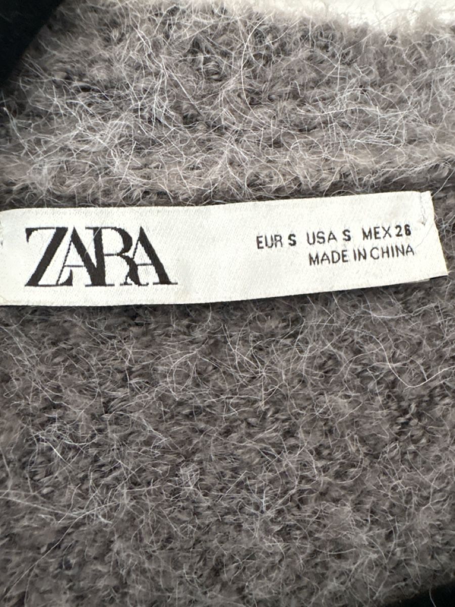 Zara Pullover & Sweatshirts: Zara Strickjacke grau lang,  S  – Gebraucht aus Flims Dorf von chauy 1