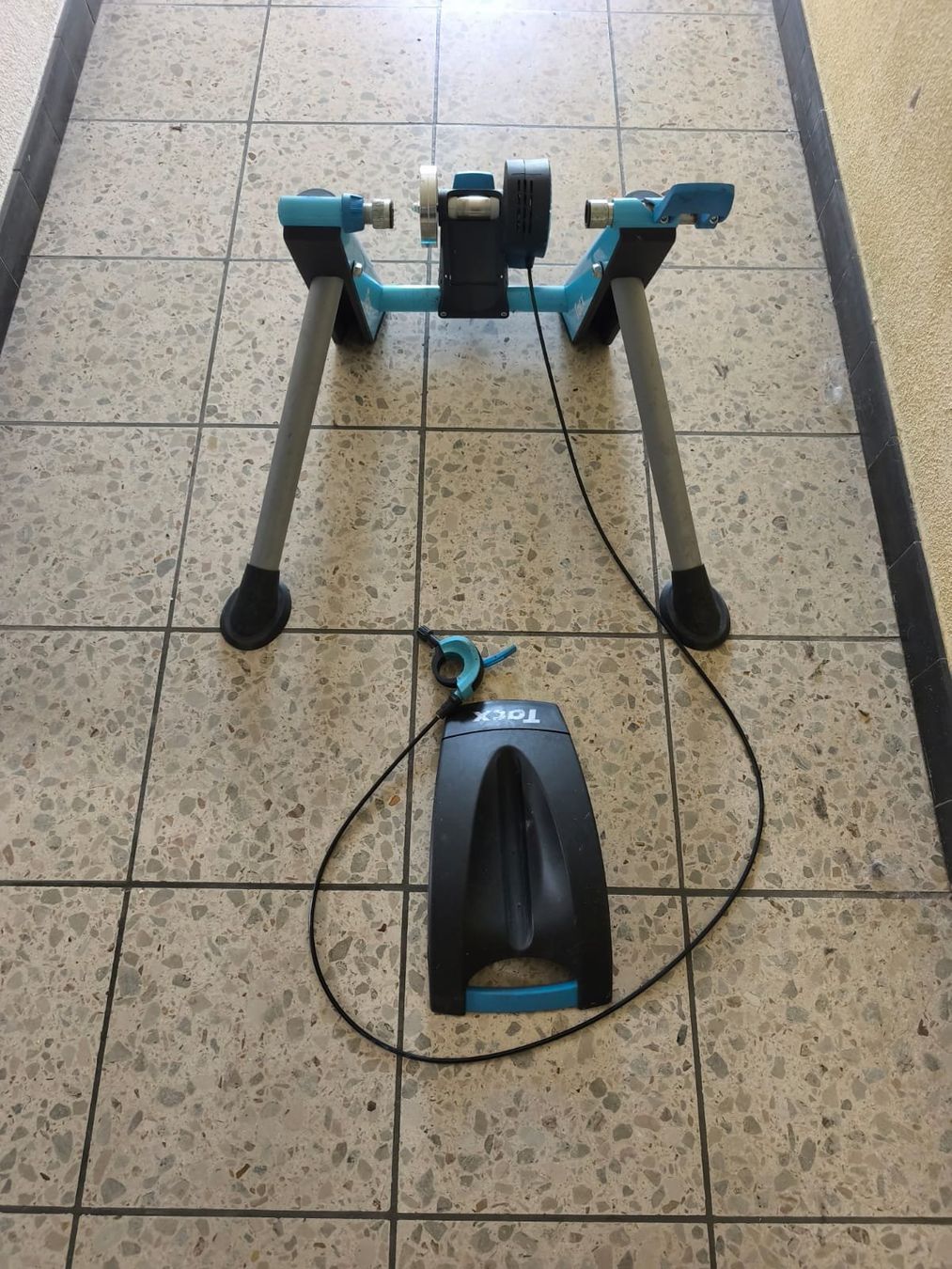 Tacx Hometrainer: Tacx Rolle mit verstellbarem Wiederstand – Gebraucht aus Gansingen von Sennoli 2