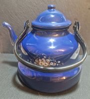 Emaille Teekanne blau mit Blumendekor gebraucht Zustand