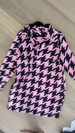 Rosa Kleid mit Hahnentrittmuster - Grösse S/M