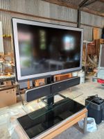 Philips TV m. Soundbar und Untergestell, 45'