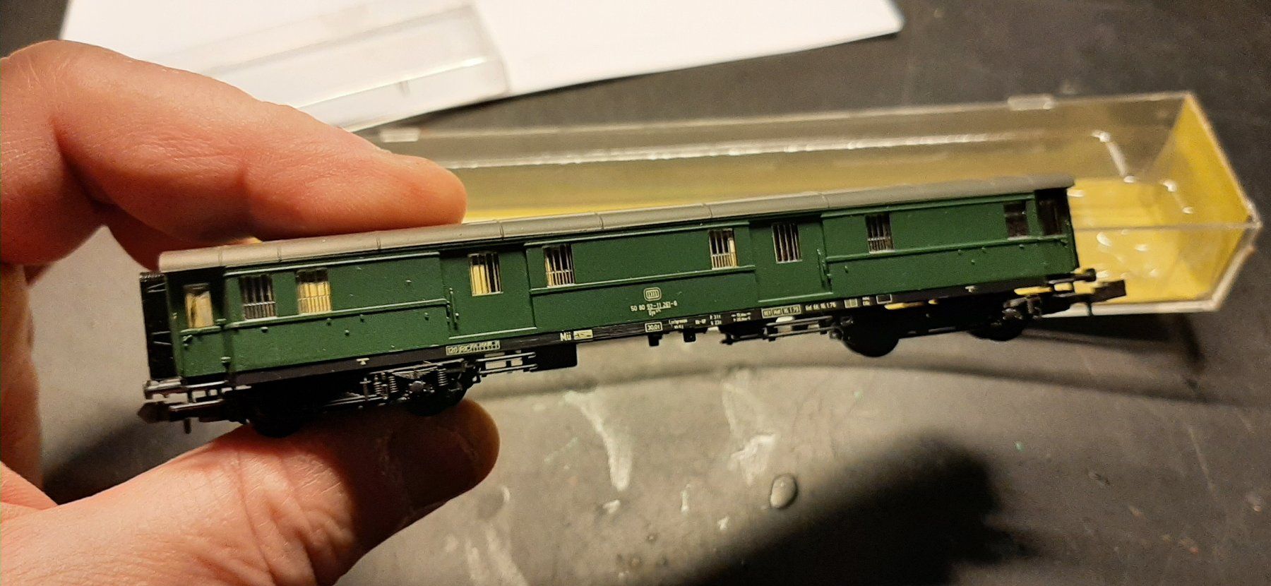 Roco Modelleisenbahnen: Wagon postal DB Roco 24260 N – Gebraucht aus Colombier NE von Gedeon58