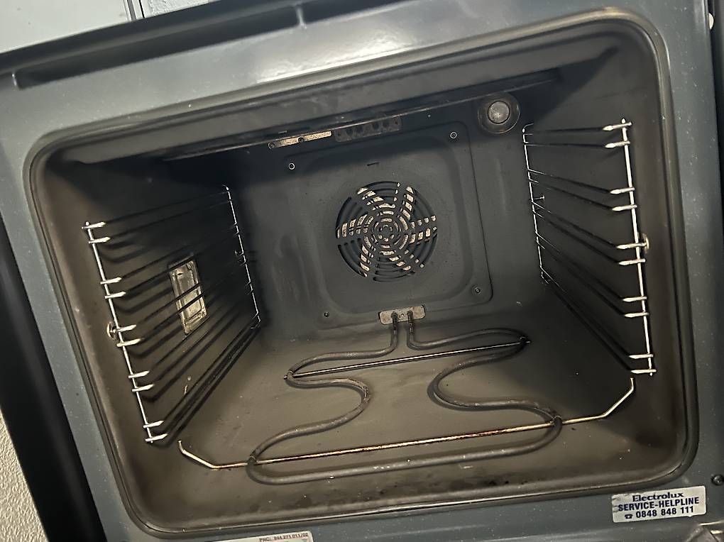 Backöfen: Electrolux Backofen  funktioniert  günstig abzugeben – Gebraucht aus Fruthwilen von lew_n8pc 2