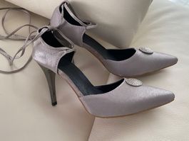 Exklusiver seltener Damen Pumps, grau/silber, Gr. 39