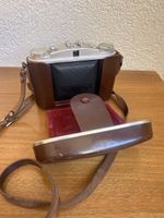 Kamera mit Ledertasche und Tragegurt Vintage gut erhalten