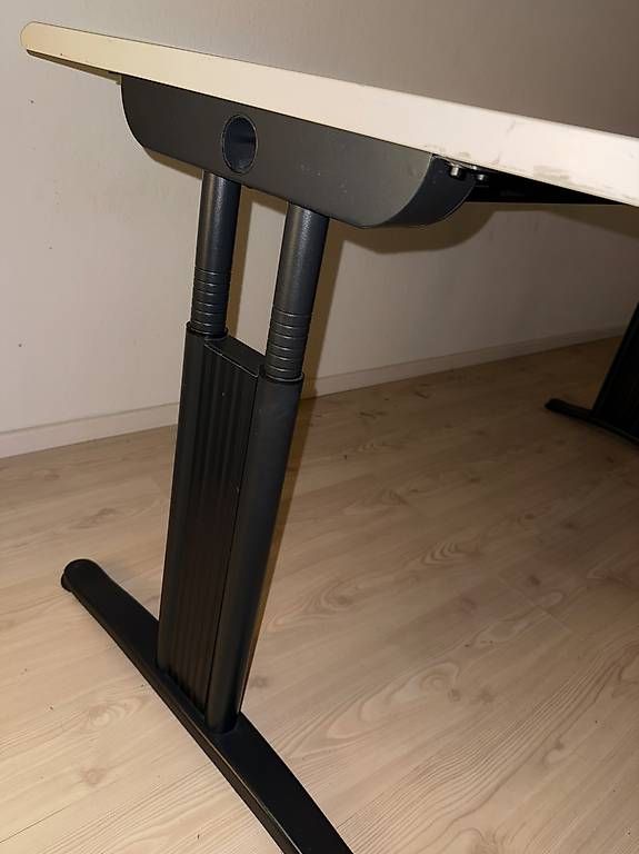 Tavoli: Hochwertiger Tisch - gratis – Usato da Zürich venduto da anton_zh01 1