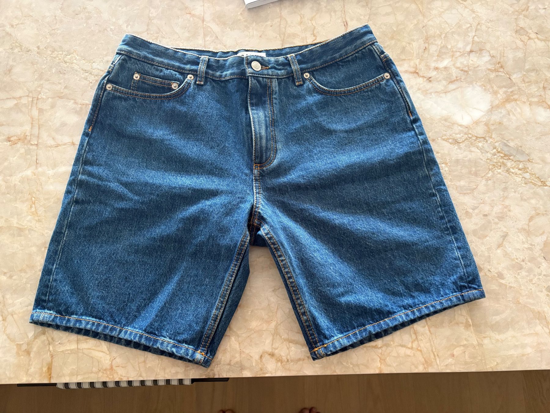 Bally Jeans: Bally Jeans Shorts – Neu und originalverpackt aus Zürich von jeje75