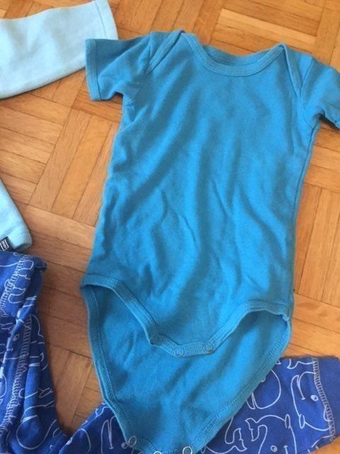 Lotti & Set di vestiti: Kleiderpaket 7-teilig Junge Grösse 68 – Usato da Emmen venduto da Aribini 7