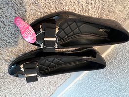 Schuhe Ballerinas schwarz Lack Grösse 36 neuwertig