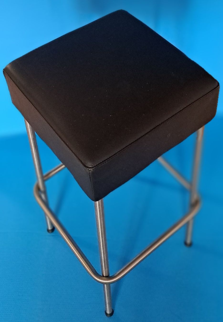 Allestimento di negozi e stand fieristici: Bar Hocker – Usato da Tenniken venduto da mik_6mxg 4